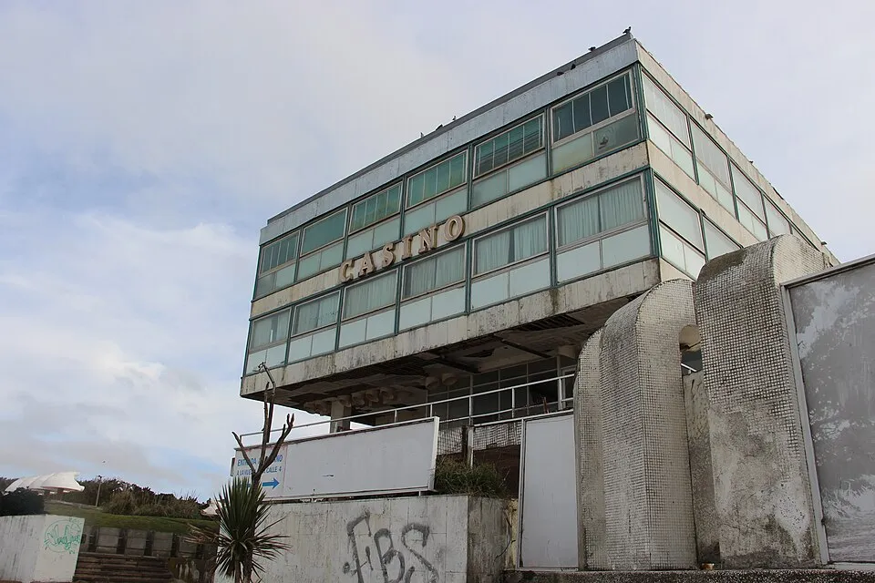 Illustration: Which Gambling Sectors Face the Highest Job Loss Risks in 2026? Illustration: Which Gambling Sectors Face the Highest Job Loss Risks in 2026?